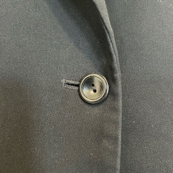 Chic Black Blazer by Petite Sophisticate, One Button Closure, Size 6 - Picture 4 of 9